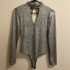 Beautiful bebe keyhole metallic silver bodysuit